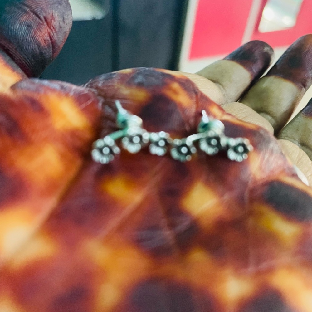 💎💎💎 Bundle of 2 small oxidised studs - Picture 6 of 7